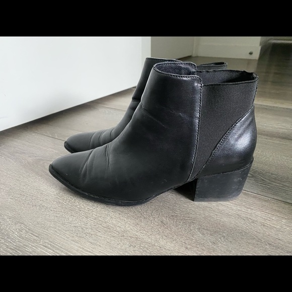 Chinese Laundry Finn Booties - Picture 9 of 11